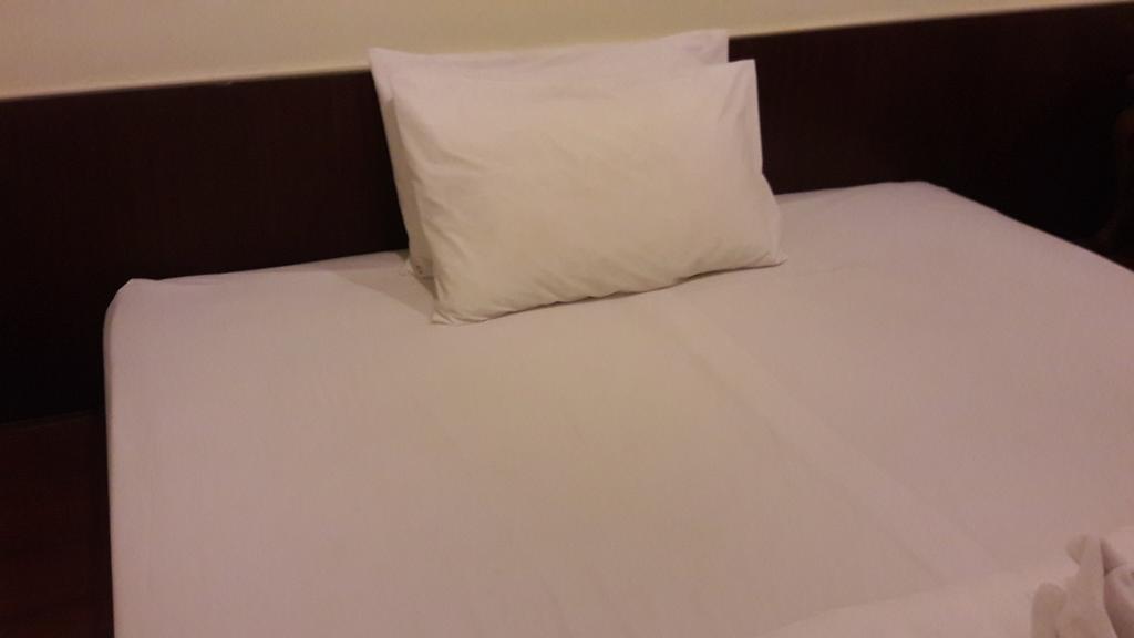 Smile Society Hostel Bangkok Bagian luar foto