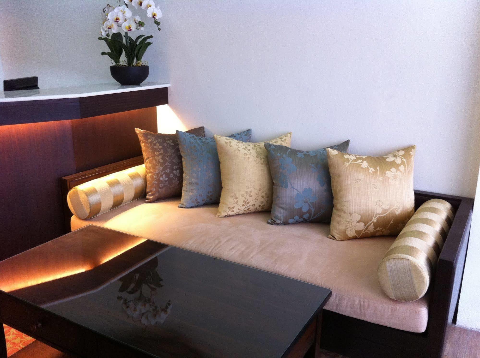 Smile Society Hostel Bangkok Bagian luar foto