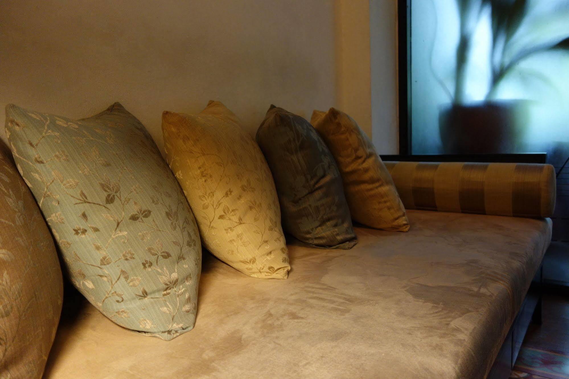 Smile Society Hostel Bangkok Bagian luar foto