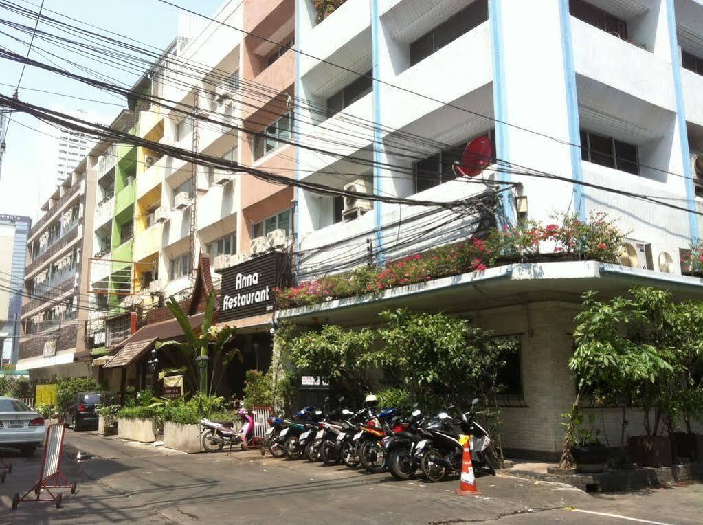 Smile Society Hostel Bangkok Bagian luar foto